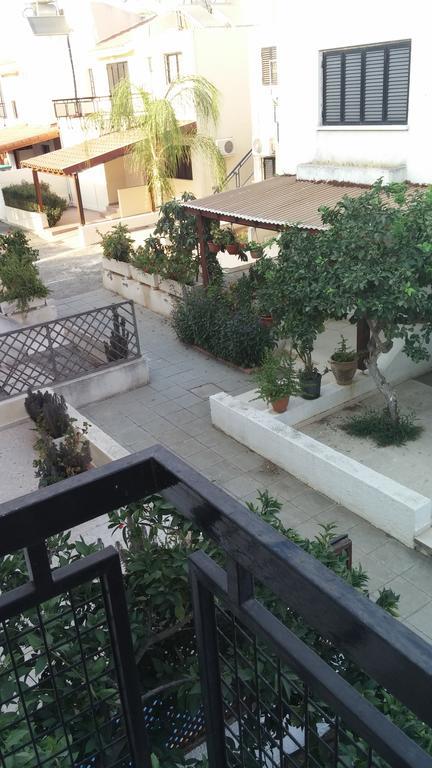 Miltos Beach House Larnaca Eksteriør billede